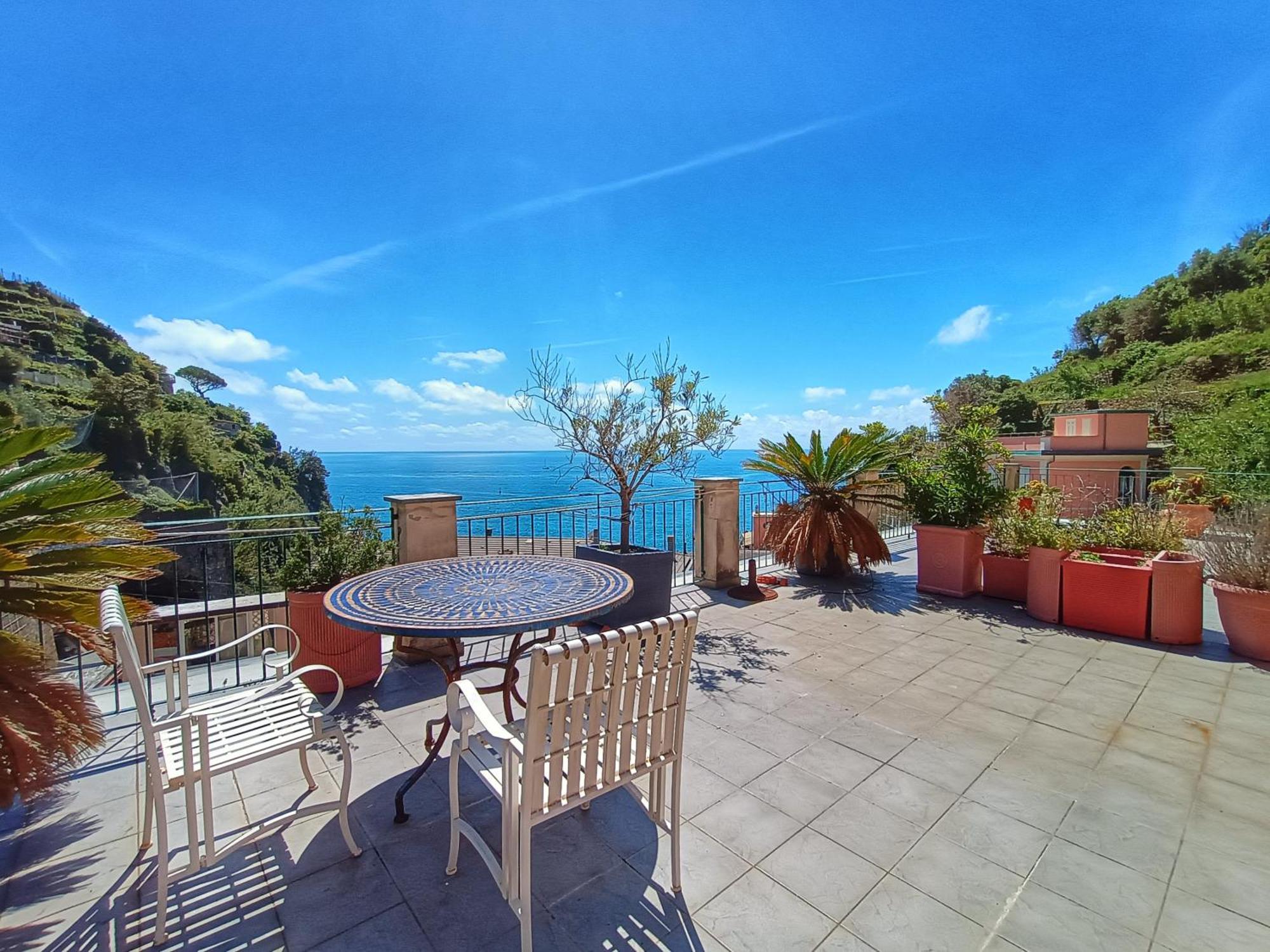 L'Oblo Apartment Riomaggiore Luaran gambar