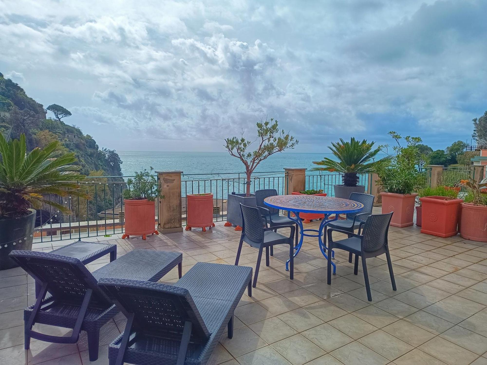 L'Oblo Apartment Riomaggiore Luaran gambar